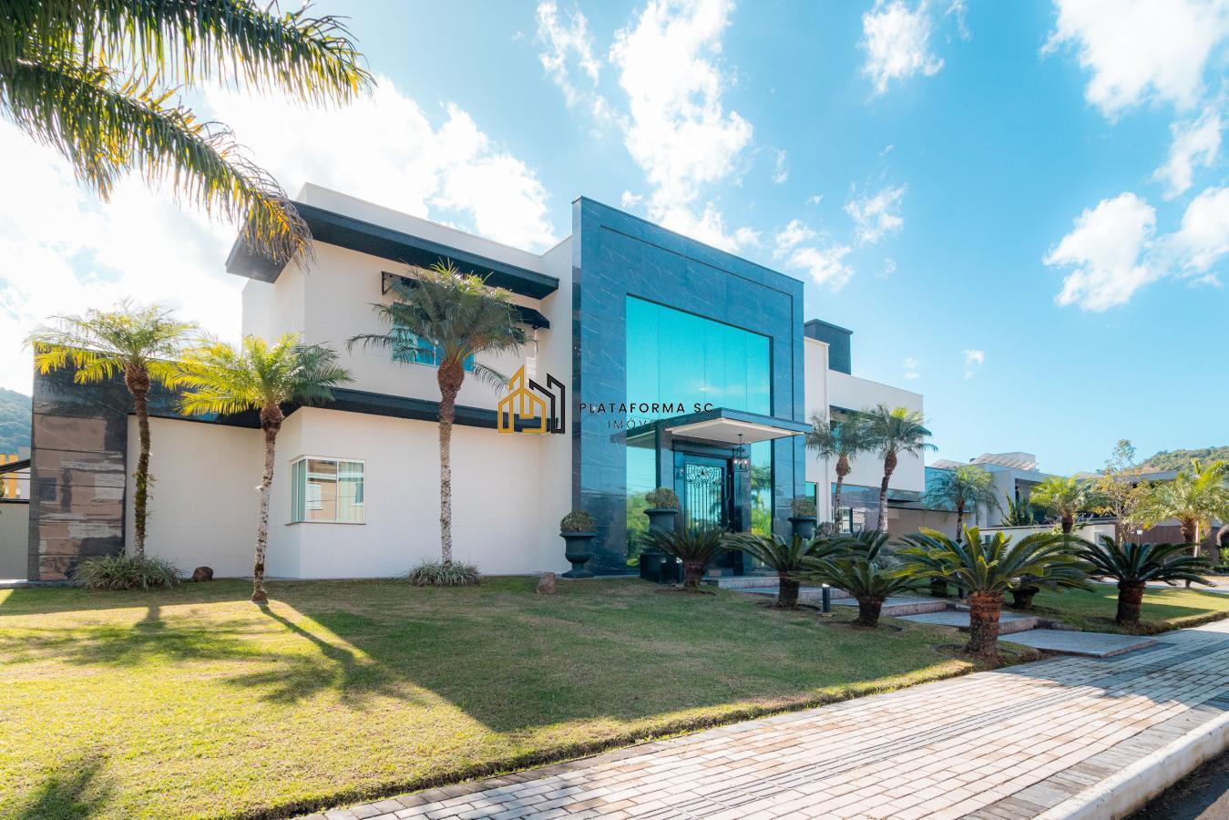 Casa à venda com 3 quartos, 418m² - Foto 1